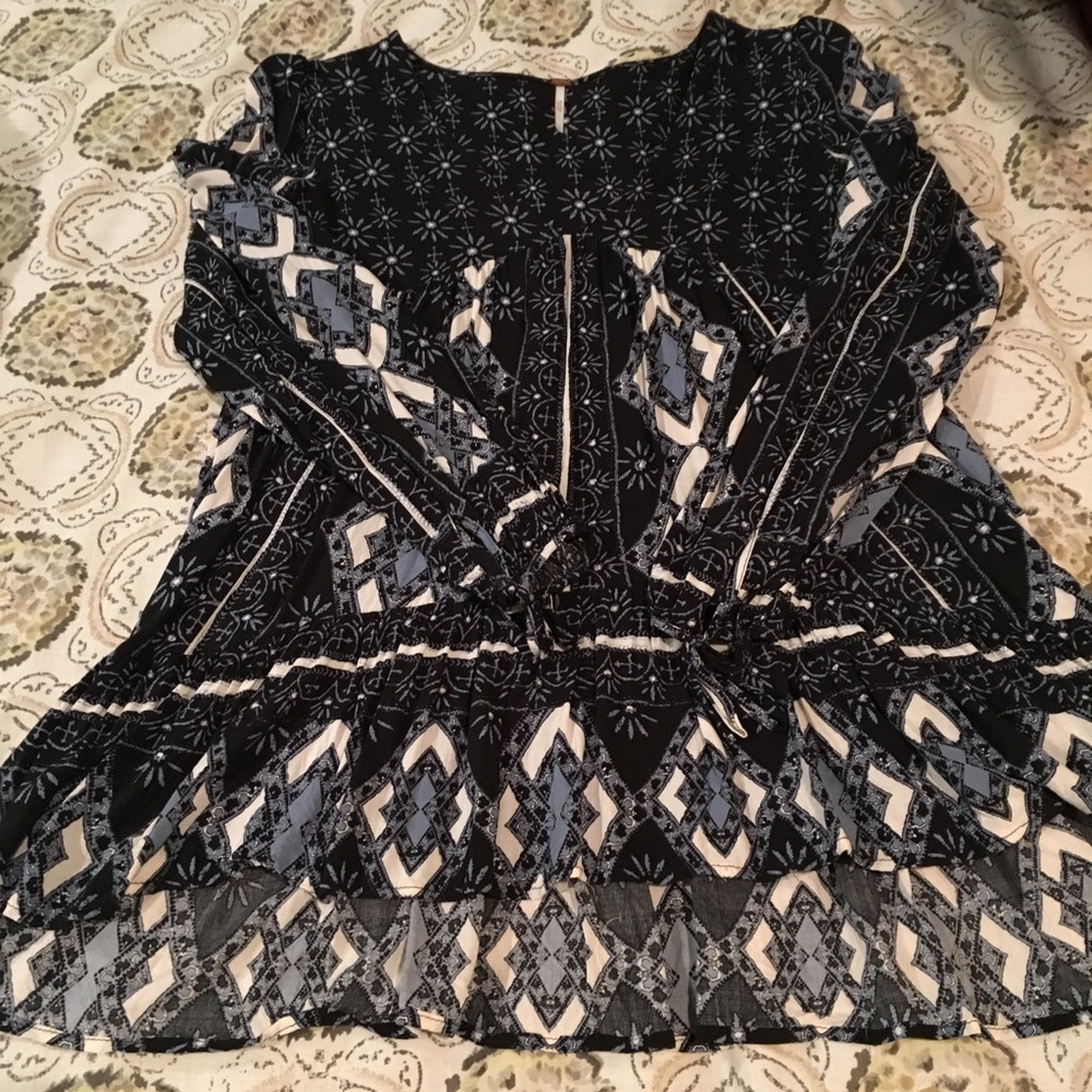 Free People Ladies V- Neck Ruffled Tunic, Size S